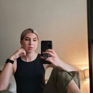 Meet your Posher, Abi